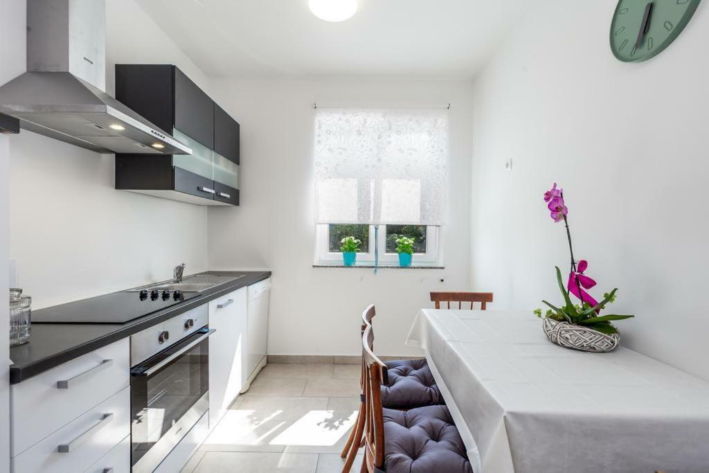 Ičići Apartment Roza, Sea View, Free Parking מראה חיצוני תמונה